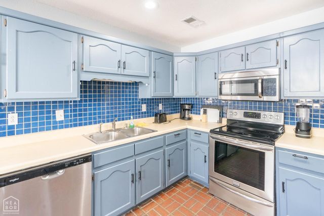 1205 Golf Course, Jonesboro, AR 72404