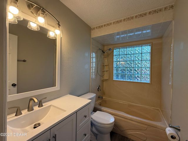 105 Wimbledon Court, Port Orange, FL 32127