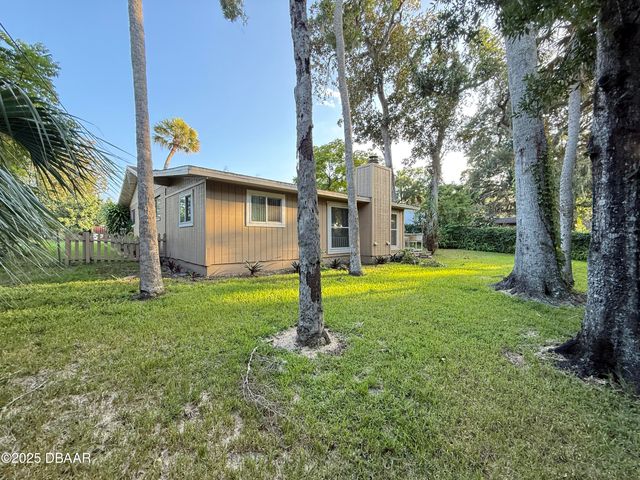 105 Wimbledon Court, Port Orange, FL 32127