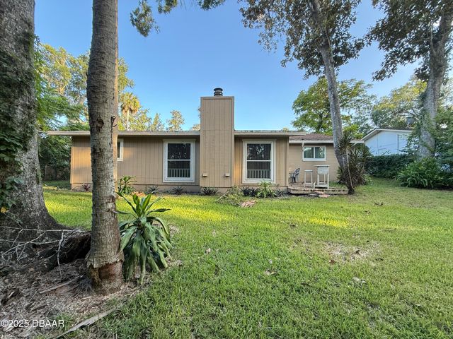 105 Wimbledon Court, Port Orange, FL 32127