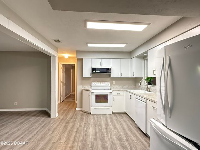 105 Wimbledon Court, Port Orange, FL 32127