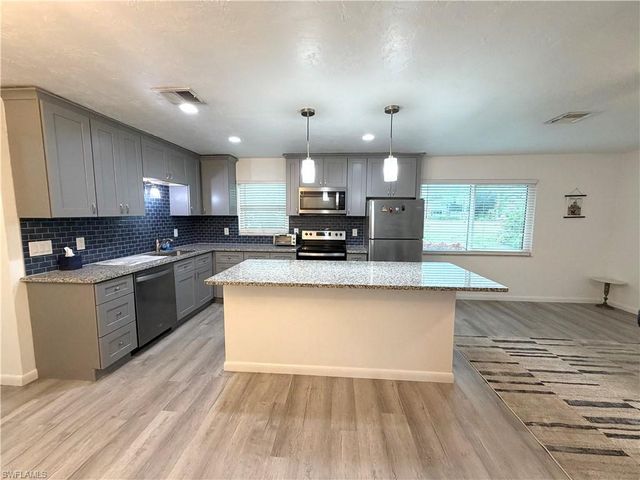 3032 SE Santa Barbara PL 2, Cape Coral, FL 33904