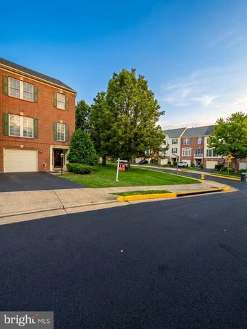 8050 MONTOUR HEIGHTS DR, Gainesville, VA 20155