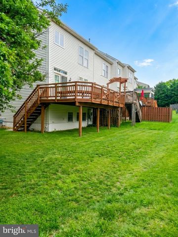 8050 MONTOUR HEIGHTS DR, Gainesville, VA 20155
