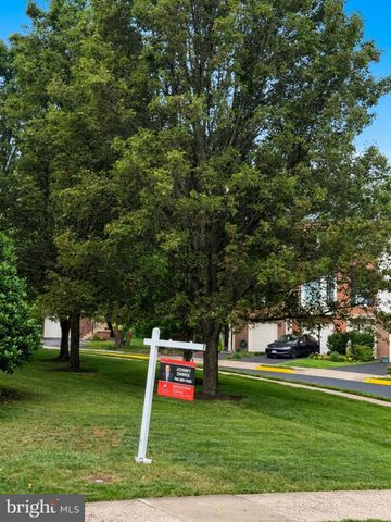 8050 MONTOUR HEIGHTS DR, Gainesville, VA 20155