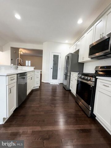 8050 MONTOUR HEIGHTS DR, Gainesville, VA 20155