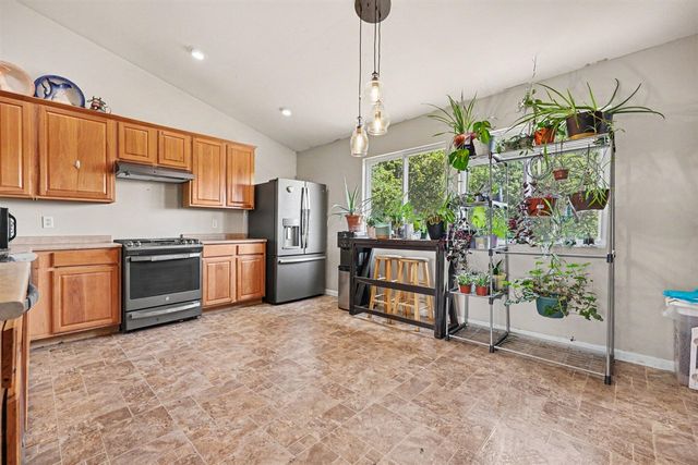 14627 Ivorystone Drive, Cedar Springs, MI 49319