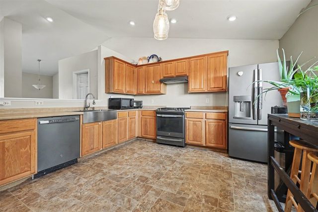 14627 Ivorystone Drive, Cedar Springs, MI 49319
