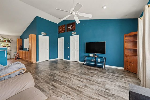 14627 Ivorystone Drive, Cedar Springs, MI 49319