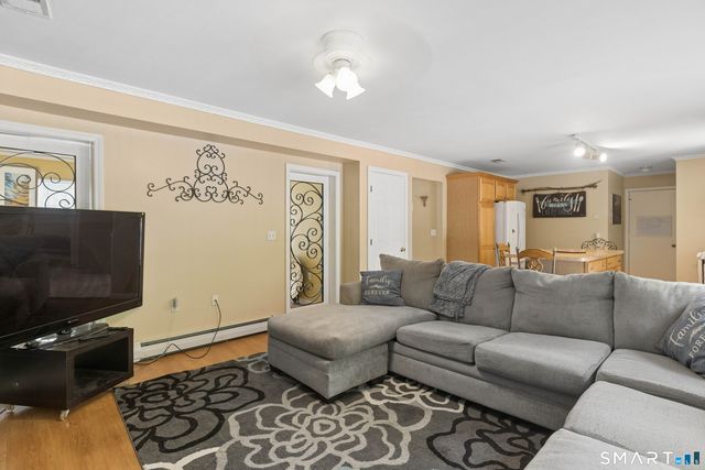 32 Fairfield Lane, Bloomfield, CT 06002