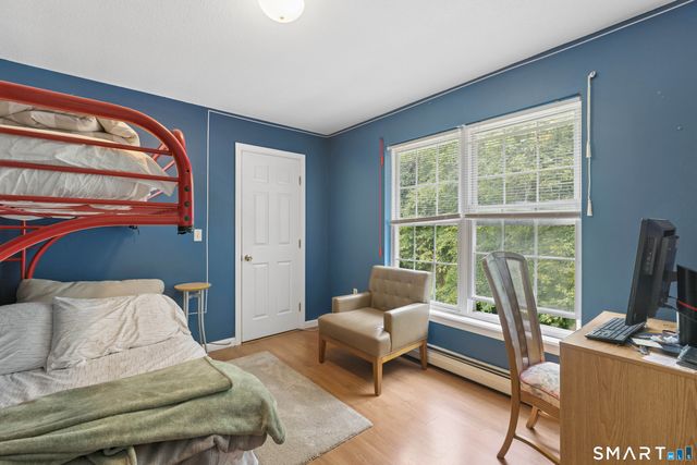 32 Fairfield Lane, Bloomfield, CT 06002