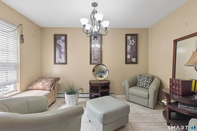 32 Fairfield Lane, Bloomfield, CT 06002