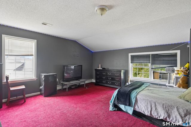 32 Fairfield Lane, Bloomfield, CT 06002