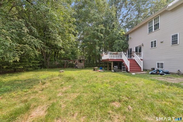 32 Fairfield Lane, Bloomfield, CT 06002