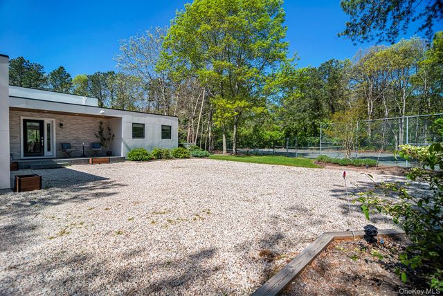 36 DeerField Way, Quogue, NY 11959