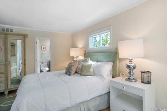 36 DeerField Way, Quogue, NY 11959