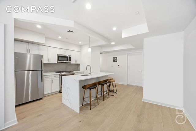 2323 30th Rd Apt 3A, New York City, NY 11102