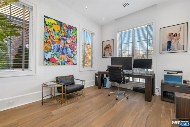 1059 Briar Way, Fort Lee, NJ 07024