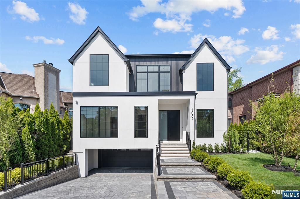 1059 Briar Way, Fort Lee, NJ 07024