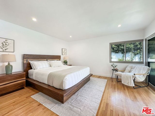 5810 S Halm Avenue, Los Angeles, CA 90056