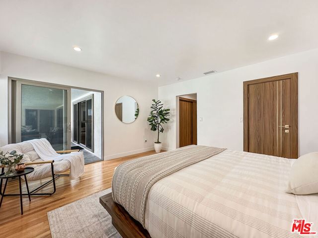 5810 S Halm Avenue, Los Angeles, CA 90056