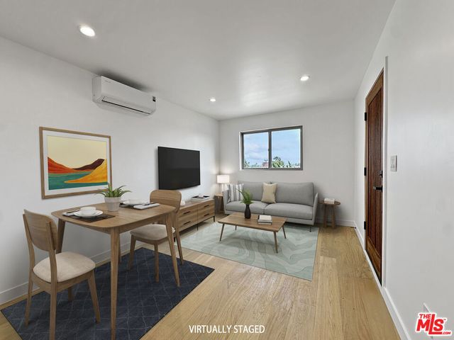 5810 S Halm Avenue, Los Angeles, CA 90056