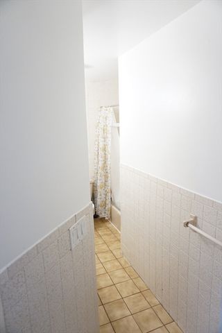 76 4th Avenue 2nd FL, Lowell, MA 01854