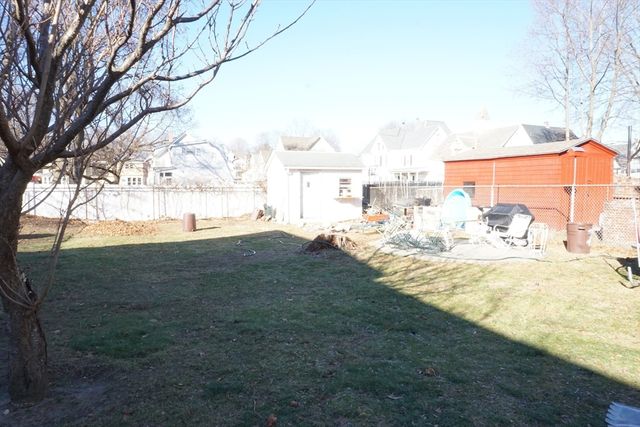 76 4th Avenue 2nd FL, Lowell, MA 01854