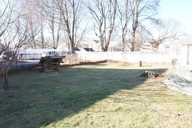 76 4th Avenue 2nd FL, Lowell, MA 01854