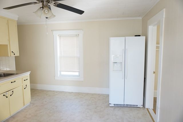 76 4th Avenue 2nd FL, Lowell, MA 01854