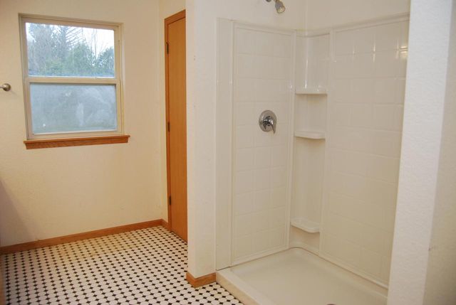 7210 Badger LANE, Allenton, WI 53002