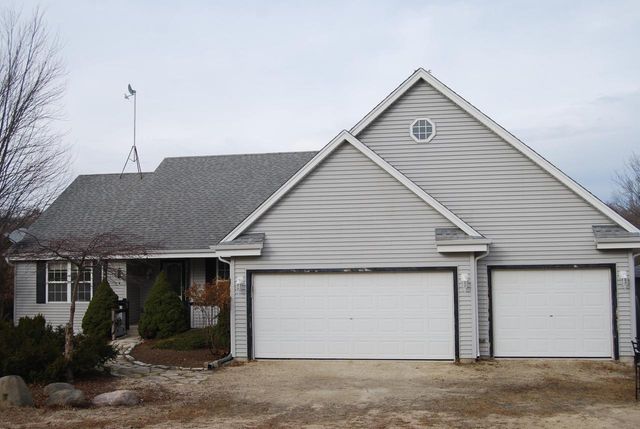 7210 Badger LANE, Allenton, WI 53002