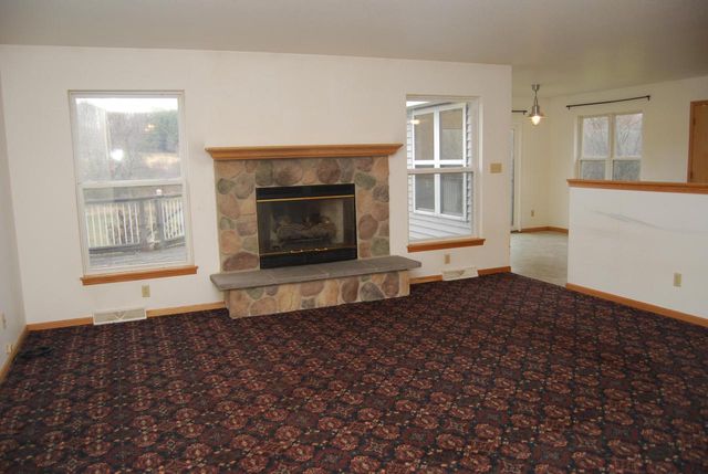 7210 Badger LANE, Allenton, WI 53002