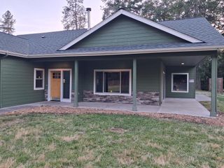 1730 Hugo Road, Merlin, OR 97532