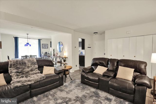 8-A FAIRWAY RD, Reading, PA 19607