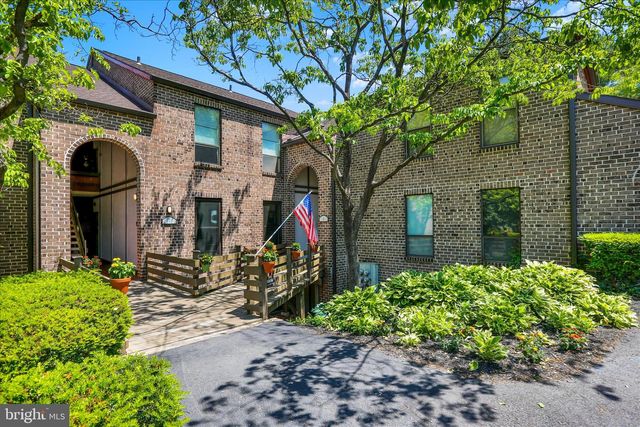 8-A FAIRWAY RD, Reading, PA 19607