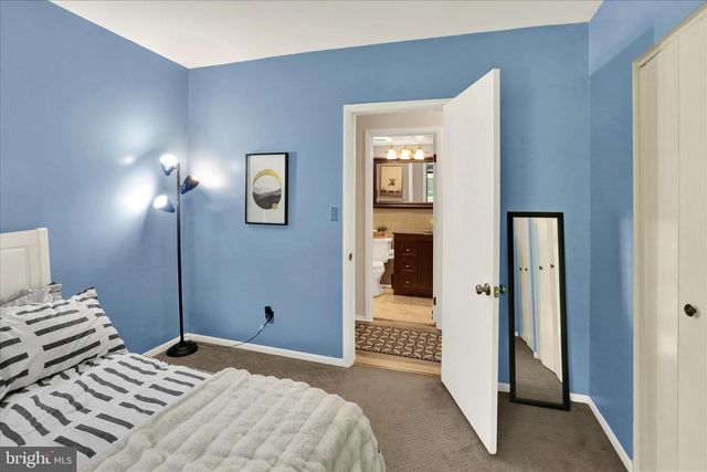 8-A FAIRWAY RD, Reading, PA 19607