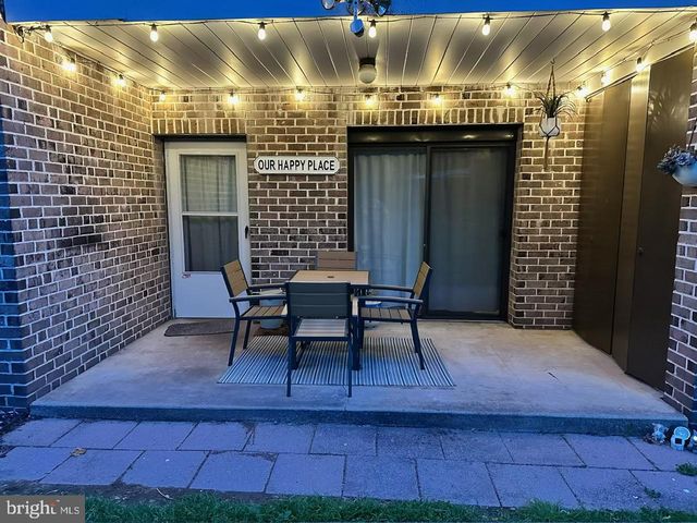 8-A FAIRWAY RD, Reading, PA 19607