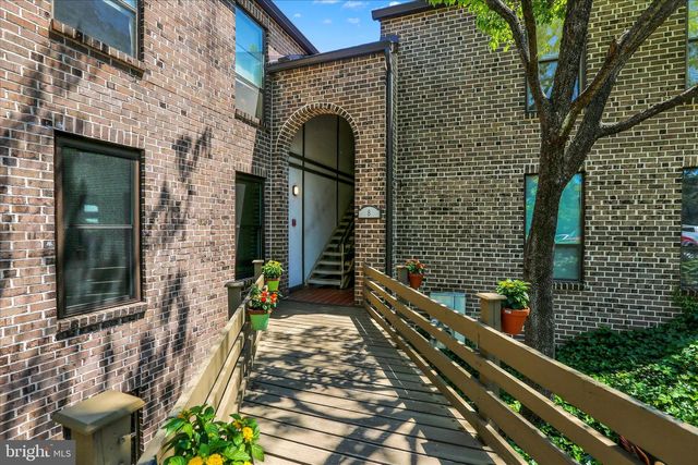 8-A FAIRWAY RD, Reading, PA 19607