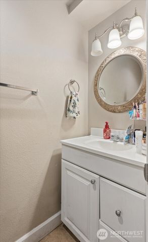 245 SE Croston Lane, Issaquah, WA 98027