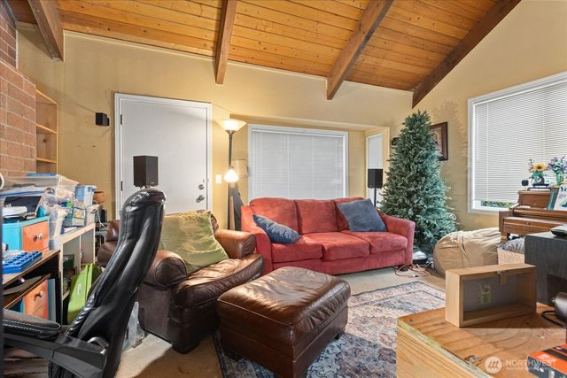 245 SE Croston Lane, Issaquah, WA 98027