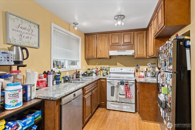 245 SE Croston Lane, Issaquah, WA 98027