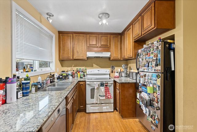 245 SE Croston Lane, Issaquah, WA 98027