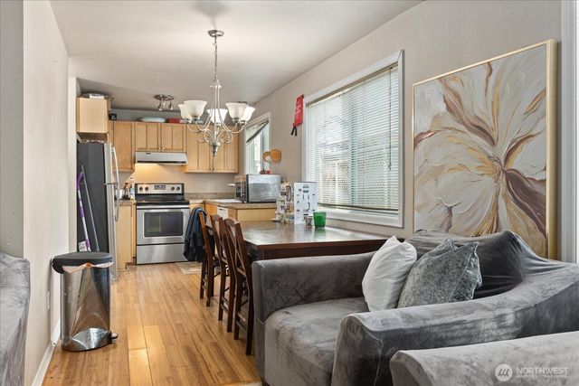 245 SE Croston Lane, Issaquah, WA 98027