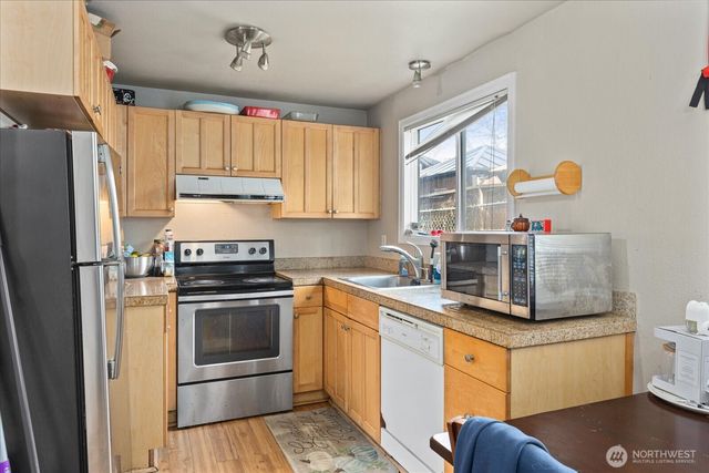 245 SE Croston Lane, Issaquah, WA 98027