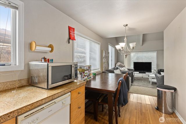 245 SE Croston Lane, Issaquah, WA 98027