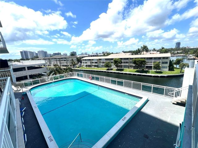 437 Golden Isles Dr 14G, Hallandale Beach, FL 33009