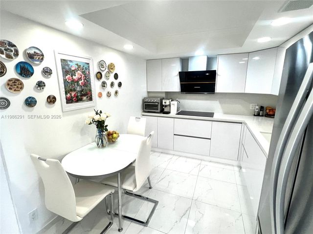 437 Golden Isles Dr 14G, Hallandale Beach, FL 33009