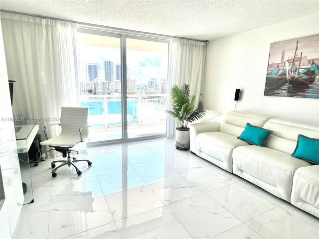 437 Golden Isles Dr 14G, Hallandale Beach, FL 33009