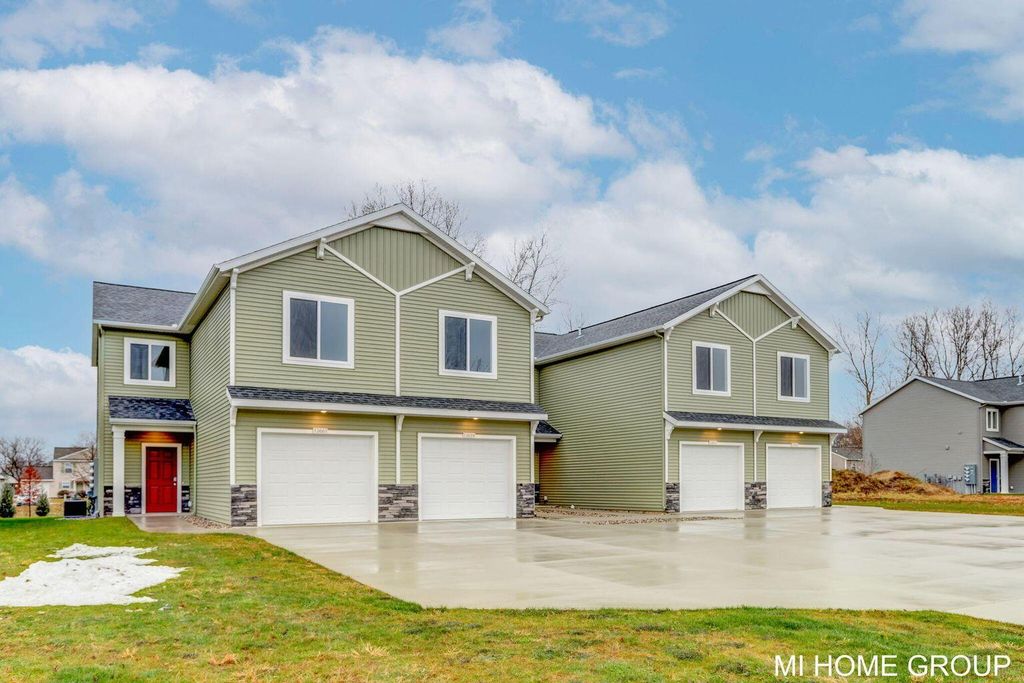 13668 Signature Drive, Holland, MI 49424